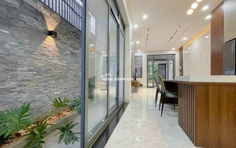 BÁN NGỘP NHÀ 1 TRỆT 2 LẦU 150M2 2TY5 TRUNG TÂM THỦ DẦU MỘT, SỔ HỒNG RIÊNG,ĐƯỜNG XE HƠI